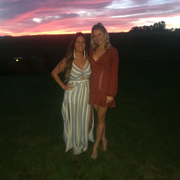 Forever 21 Dresses & Skirts - Longsleeve Wrap Dress